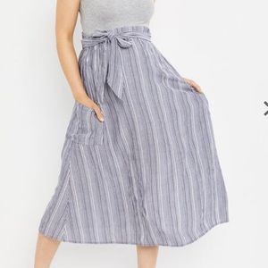 A Pea in the Pod Maternity Skirt with bow tie